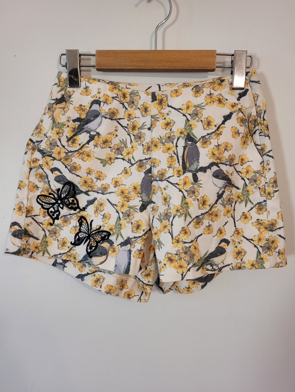 Desigual Randy Yellow Floral Butterfly & Bird Shorts Style 74P2JH3 - Size 34
